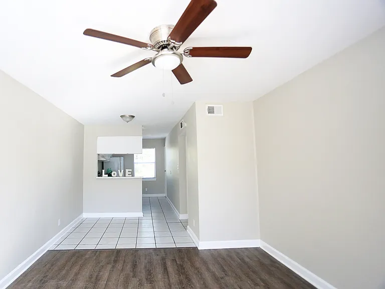 101 E Tidwell Rd #19 — Photo 3