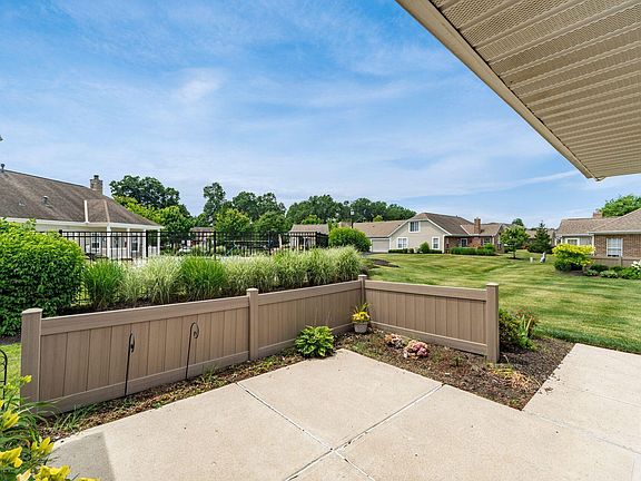 4th image of 790 Windward Ln #26
