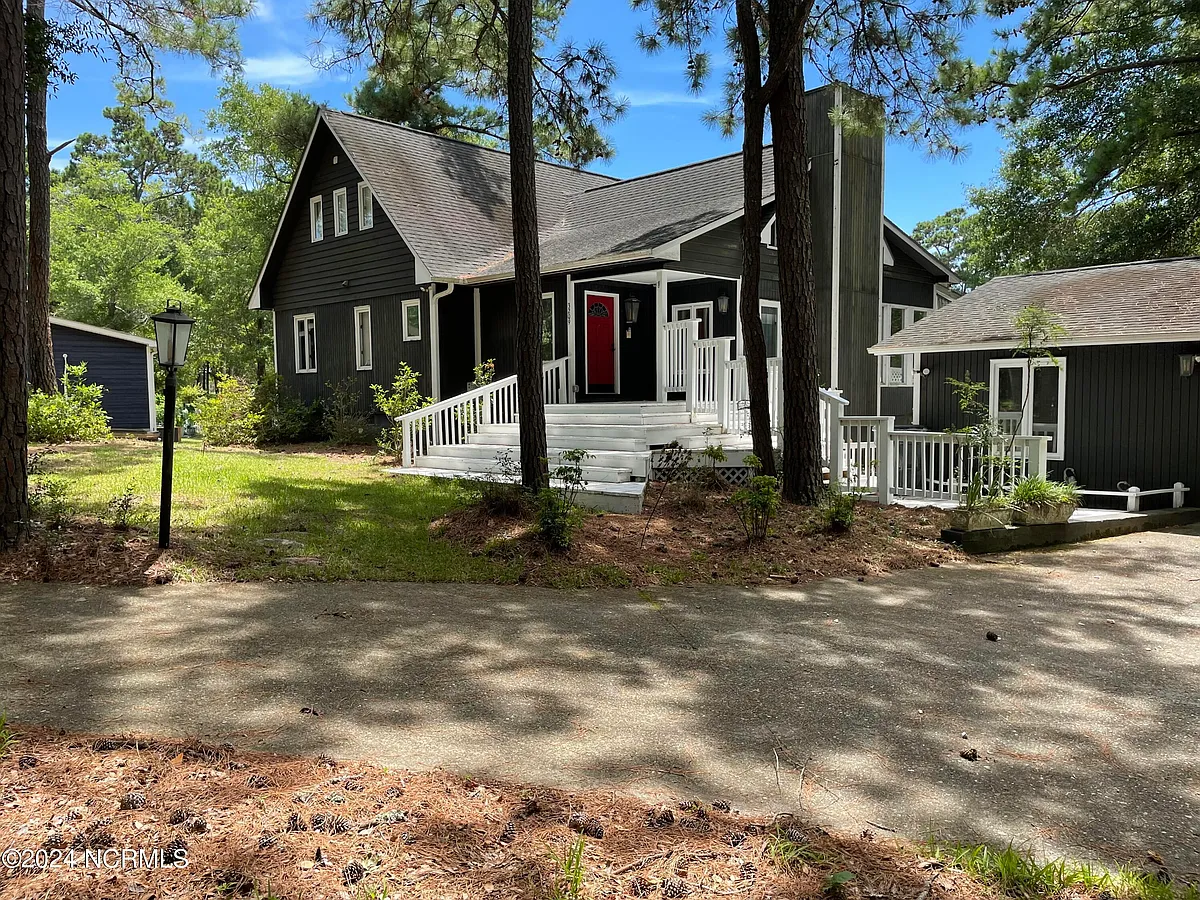 Photo 2 of 41 - 3209 Island Dr SE - Bolivia, NC Building Photo - 3209 Island Dr SE