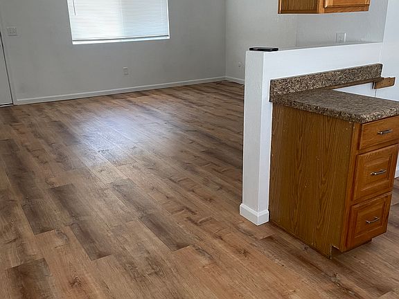 3rd image of 100 W Caldwell Ave #39