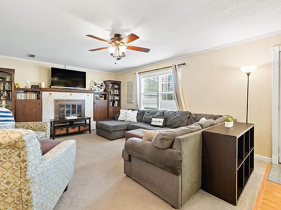 5th image of 903 Oakwood Dr