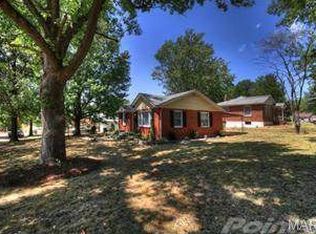 8101 Bloom Dr, Saint Louis, MO 63114