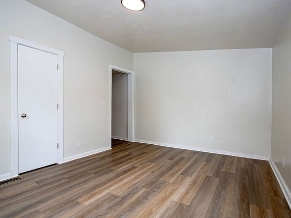 5th image of 217 1/2 Hall St