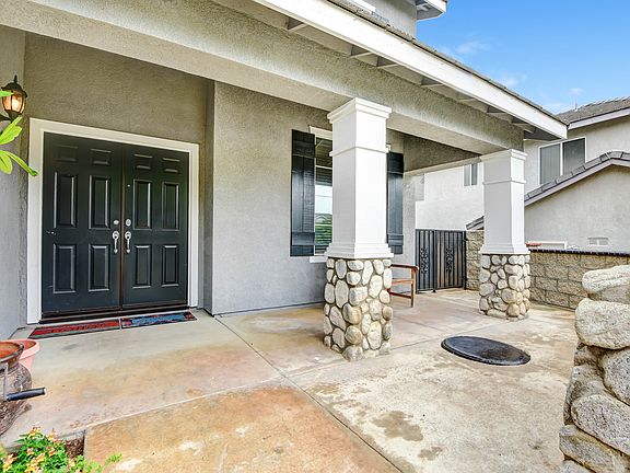 3rd image of 2960 Bavaria Dr