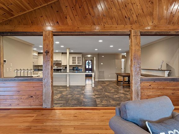 38th image of 1020 Thomas Rd