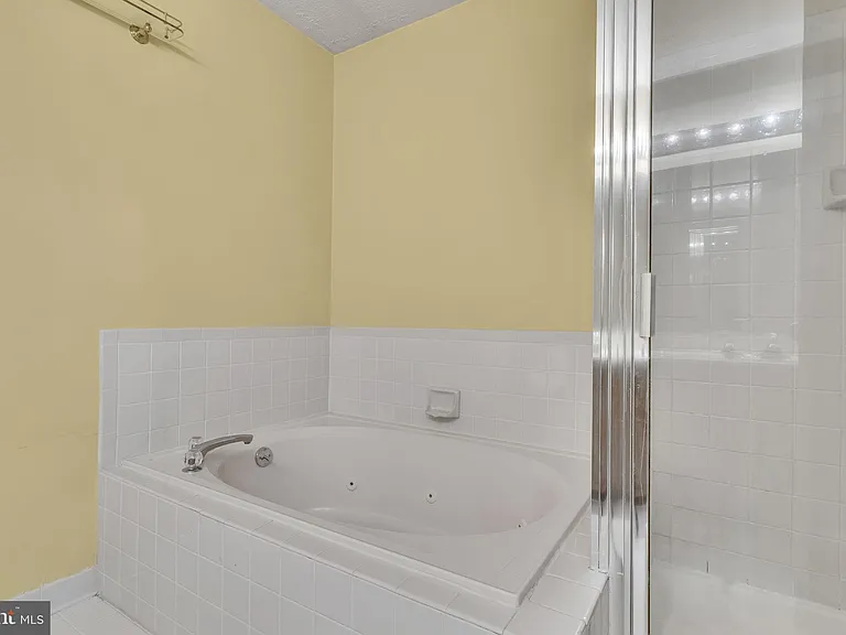 13920 Lord Fairfax Pl — Photo 17