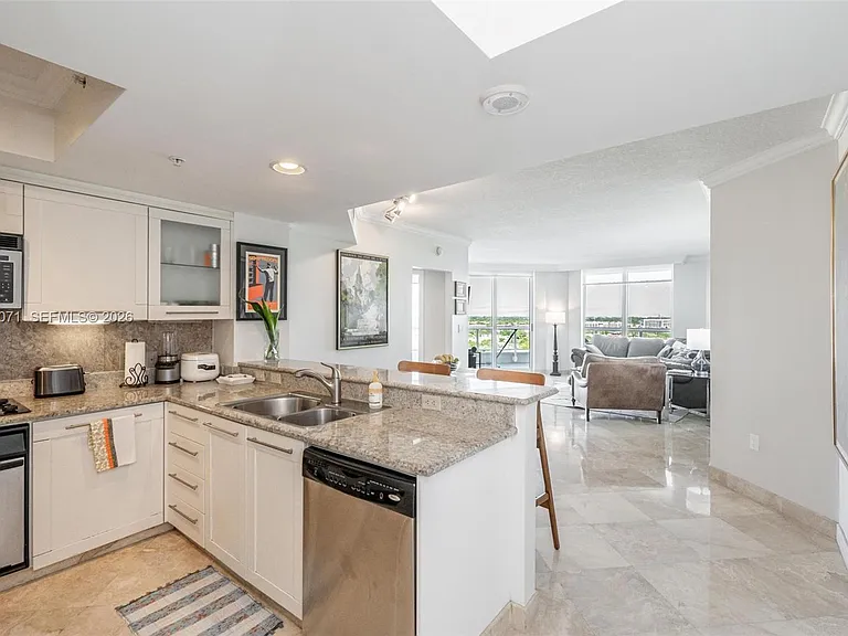 401 SW 4th Ave #1508 — Photo 13