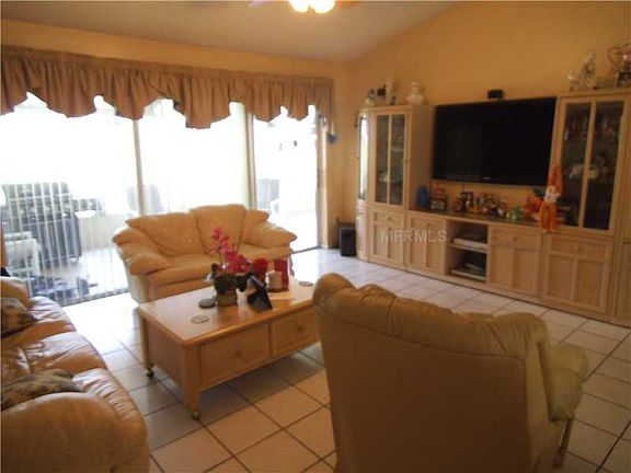 5th image of 8809 Parliament Ct