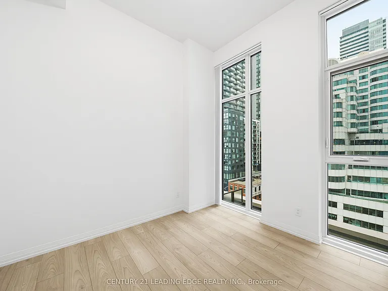 400 King St W #908 — Photo 26