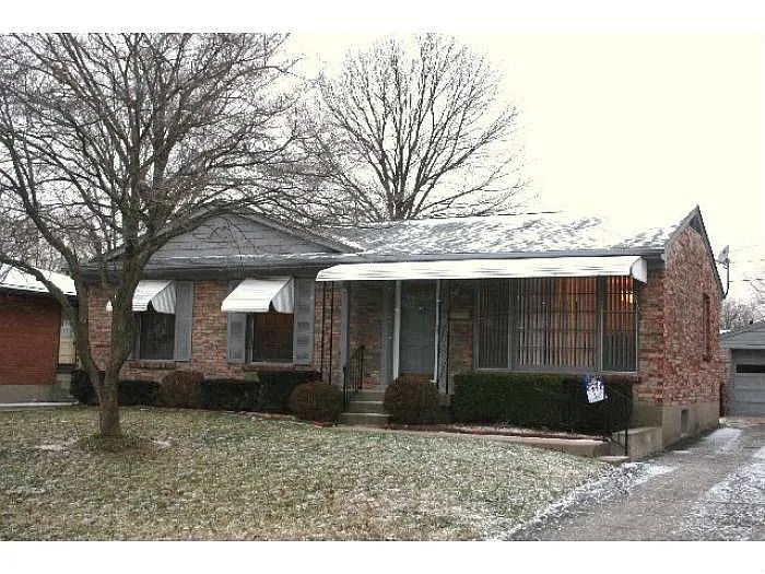 3033 Leman Dr photo 1