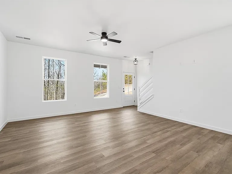91 Smith And Wesson Way — Photo 21