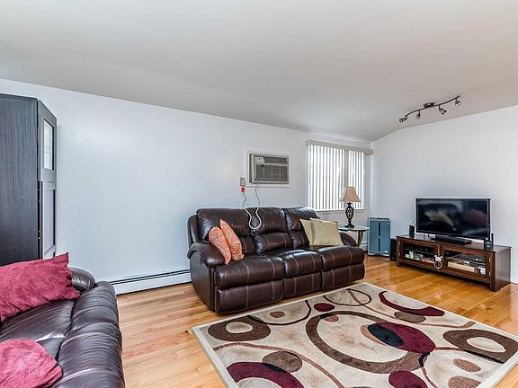 3rd image of 134-40 161st St