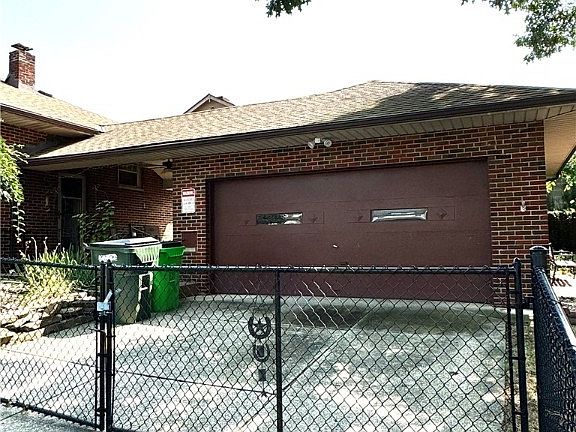 5th image of 8806 Park Heights Ave