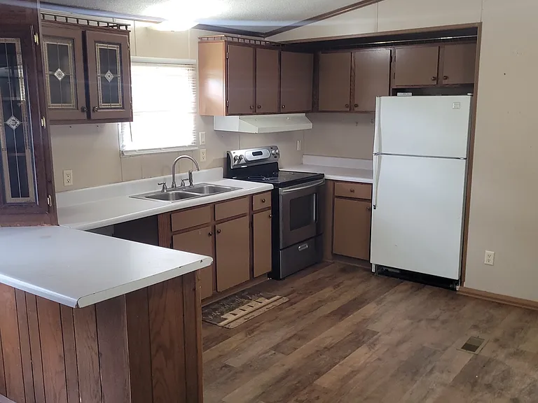 193 Clover Leaf Dr — Photo 5
