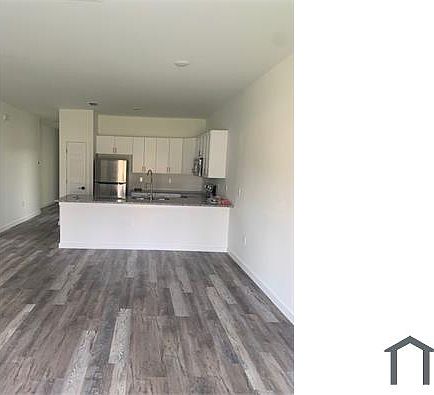 4th image of 4732 22nd St SW