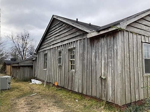 4th image of 956 School St