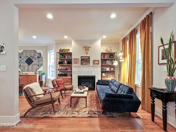 4th image of 2423 N St Louis Ave