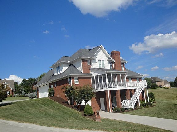 3rd image of 2939 Amesbury Dr