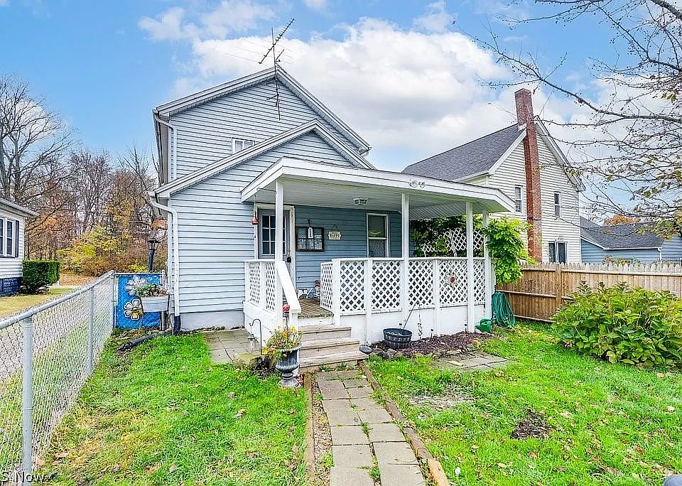 2nd image of 436 Walnut St