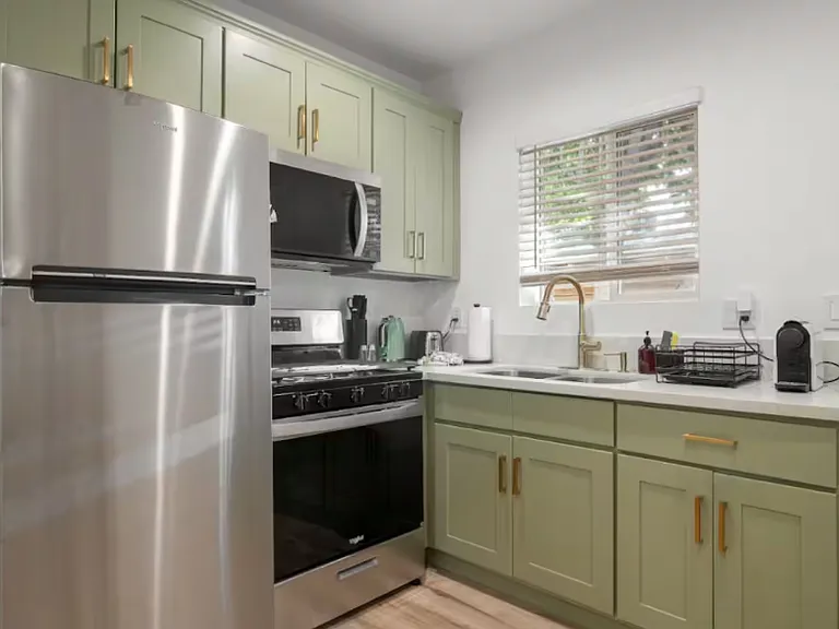 7106 Lasaine Ave — Photo 40