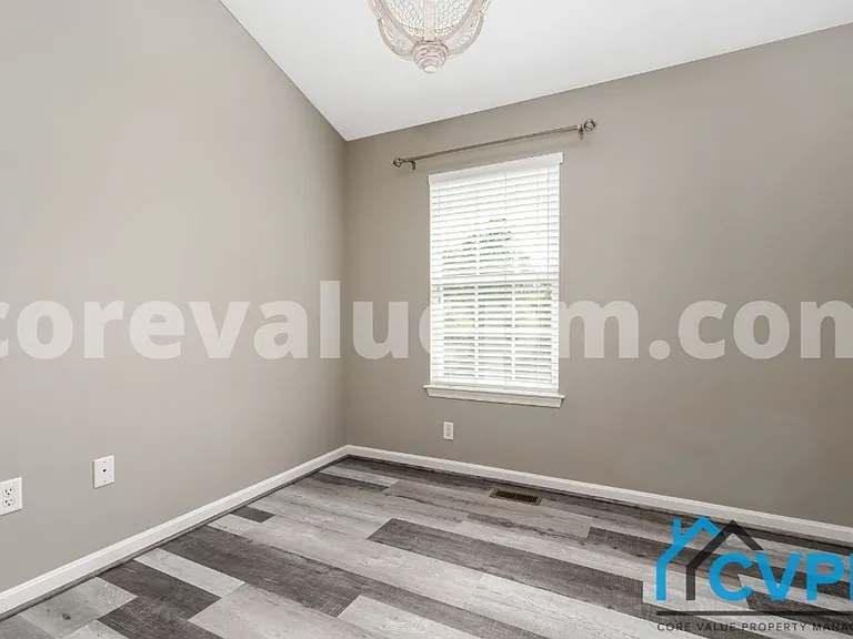 806 Emory Ct — Photo 25