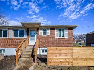 806 NE 68th St, Kansas City, MO 64118