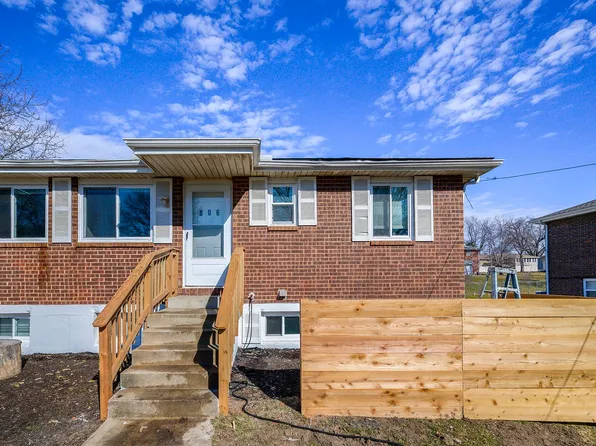 806 NE 68th St, Kansas City, MO 64118