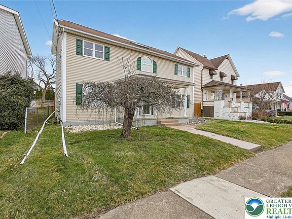 3rd image of 411 Moosic Rd