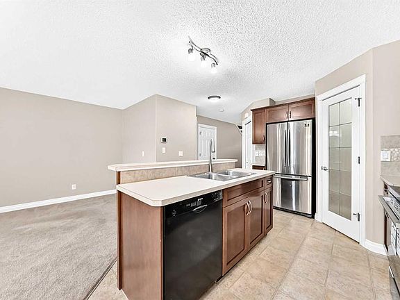 5th image of 308 11th Ave W #129