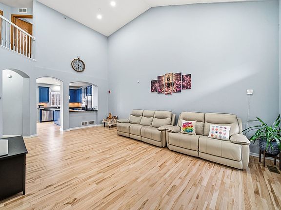 4th image of 1034 Orchard Pond Ct
