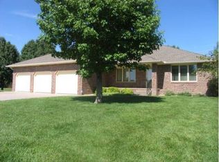 2710 Dickens Dr, Hutchinson, KS 67502