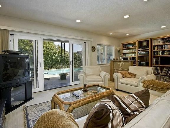 5th image of 426 S Redondo Ave
