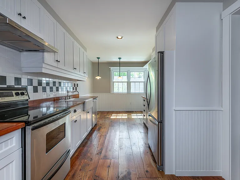 2 Emerson Ct — Photo 10