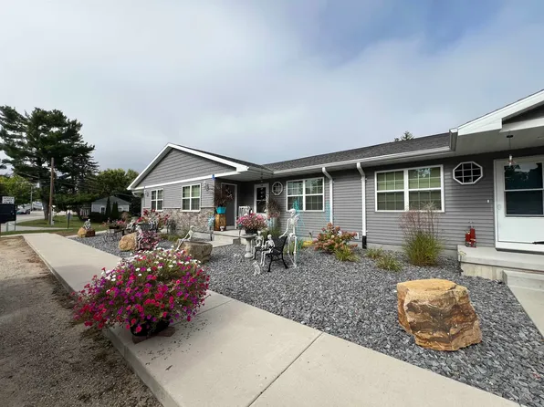 580 Main St, Wild Rose, WI 54984