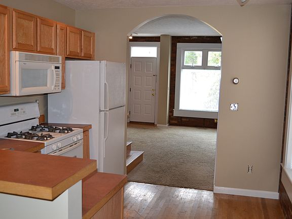 full kitchen