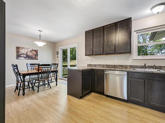 5th image of 747 Crescent Woods Dr