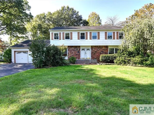 33 Porsche Dr, Old Bridge, NJ 08857