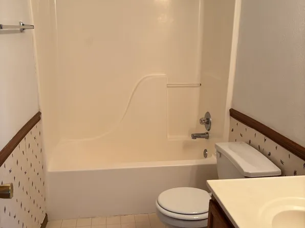 122 Lauren Cir #4, Belleville, IL 62223