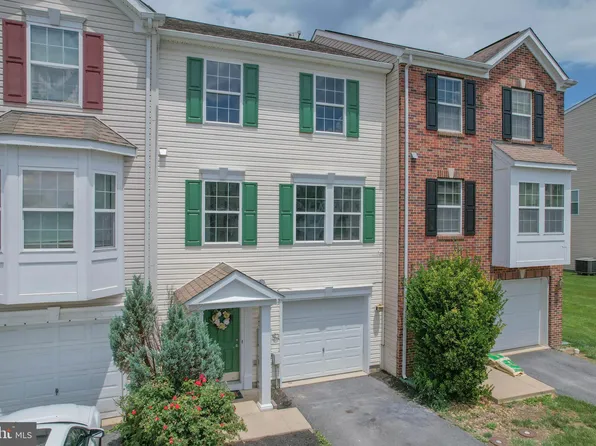 25 Desert Rose Way, Martinsburg, WV 25404