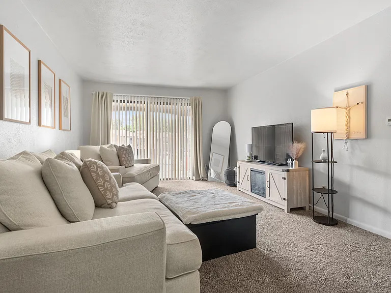 Creekside Terre Apartments — Photo 31