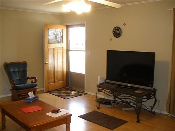 2nd image of 3203 N Park Ave