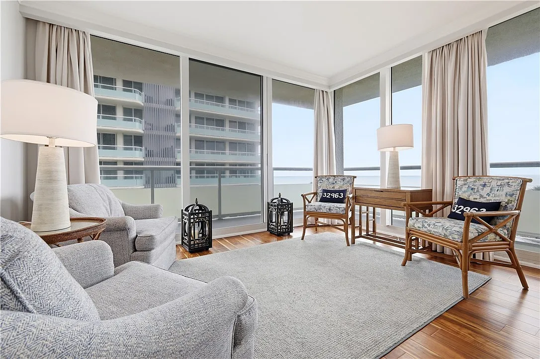 2 bed, 1112 sqft, $8,500 — Photo 4