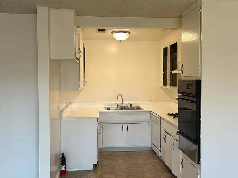 922 W Duarte Rd #11 — Photo 8
