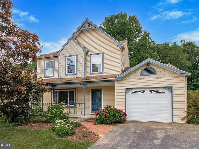 1607 Barbara Dr — Photo 1