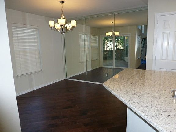 3rd image of 402 Santa Fe Trl APT 32