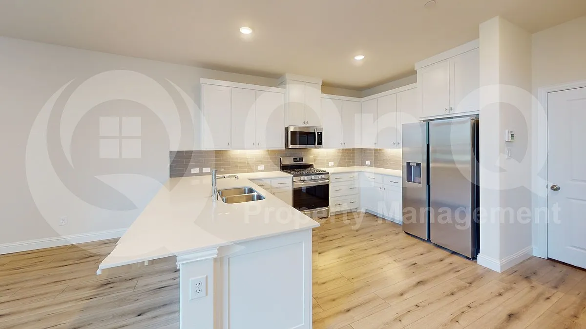 2 bed, 2.5 bath, 1768 sqft, $2,499 — Photo 3