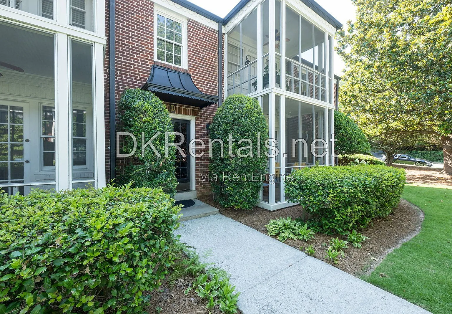 2 bed, 1.0 bath, 1076 sqft, $2,050 — Photo 1