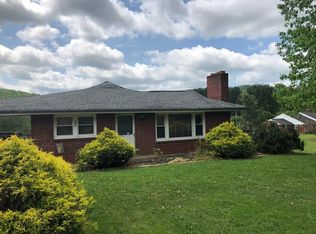 931 W Stuart Dr, Galax, VA 24333