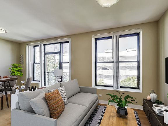 3rd image of 811 W Eastwood Ave APT 401