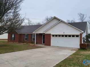 247 Falcon Ridge Dr, Huntsville, AL 35811